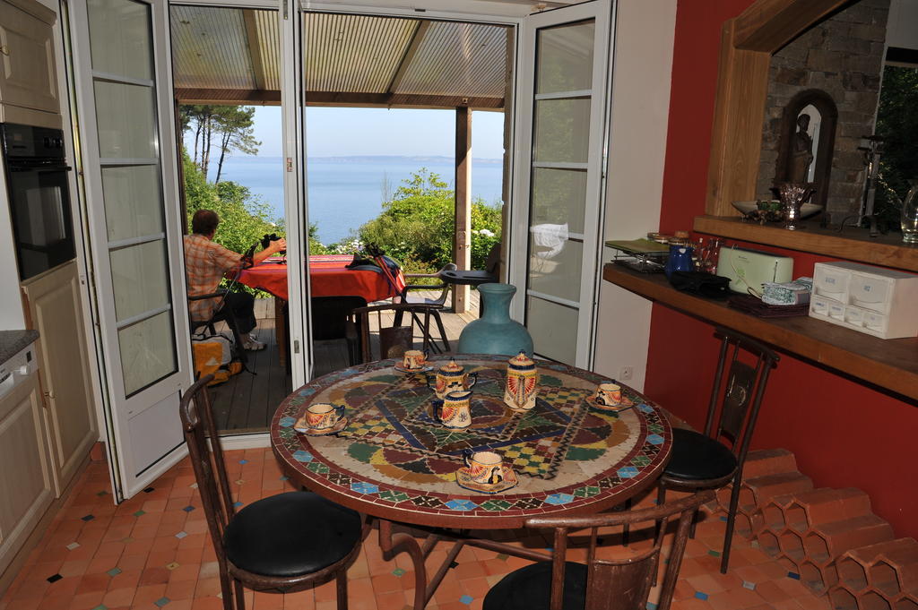 Les Fous De Bassans Bed & Breakfast Poullan-sur-Mer Dış mekan fotoğraf