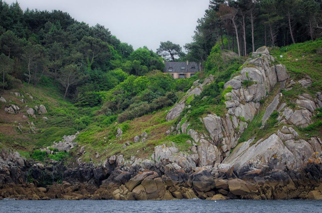 Les Fous De Bassans Bed & Breakfast Poullan-sur-Mer Dış mekan fotoğraf